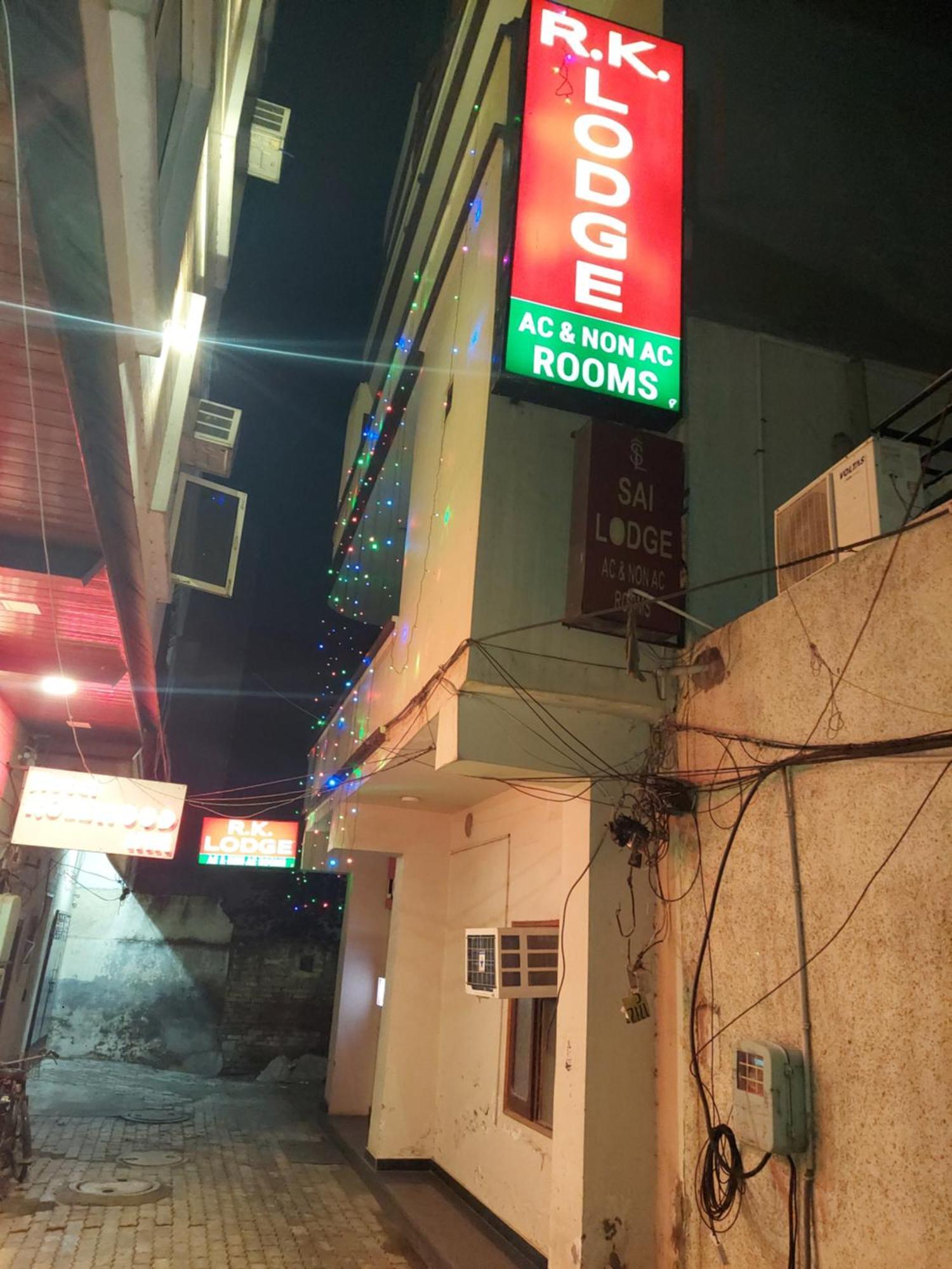Rk Lodge Amritsar Dış mekan fotoğraf