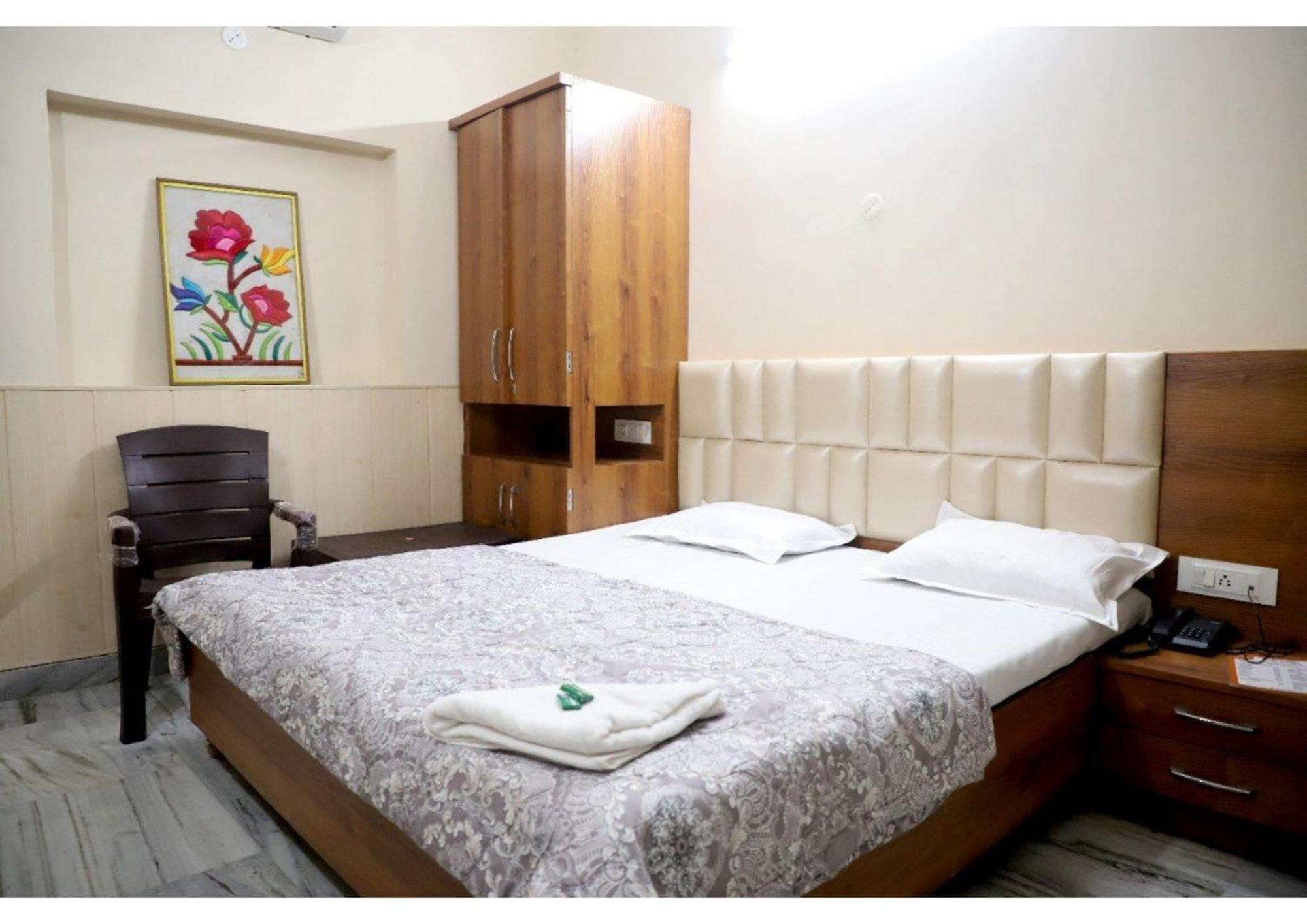Rk Lodge Amritsar Dış mekan fotoğraf