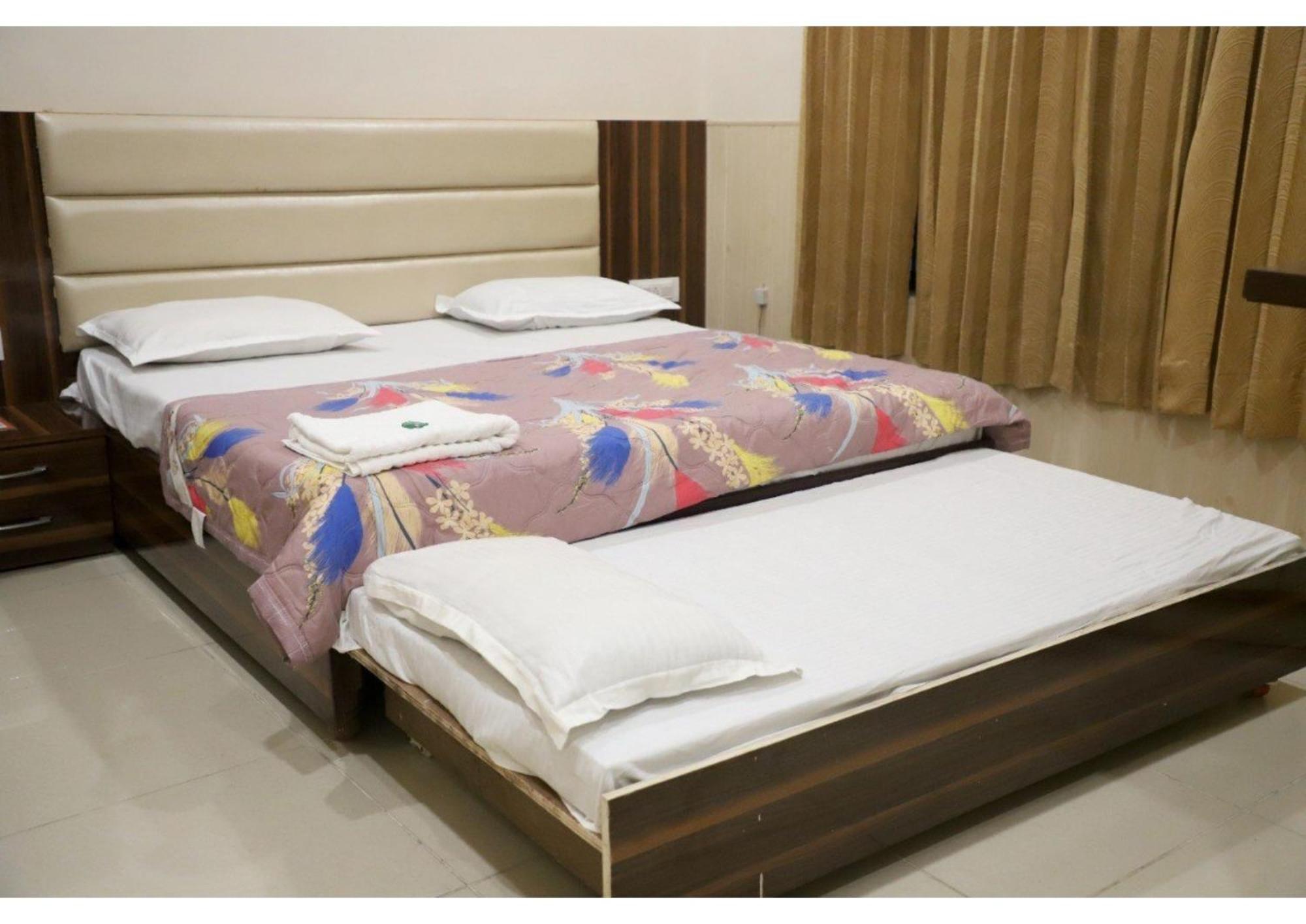 Rk Lodge Amritsar Dış mekan fotoğraf