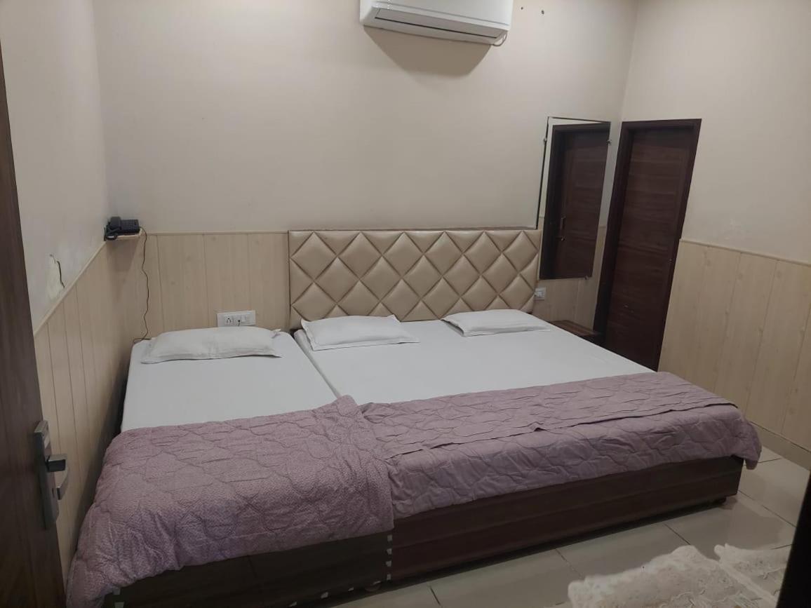 Rk Lodge Amritsar Dış mekan fotoğraf