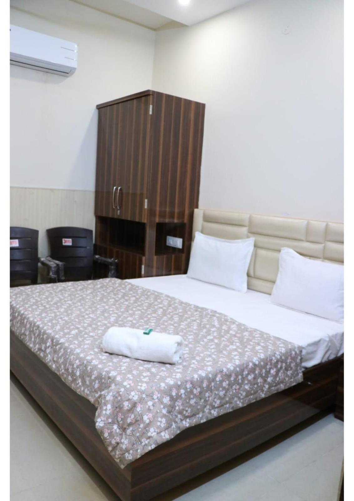 Rk Lodge Amritsar Dış mekan fotoğraf